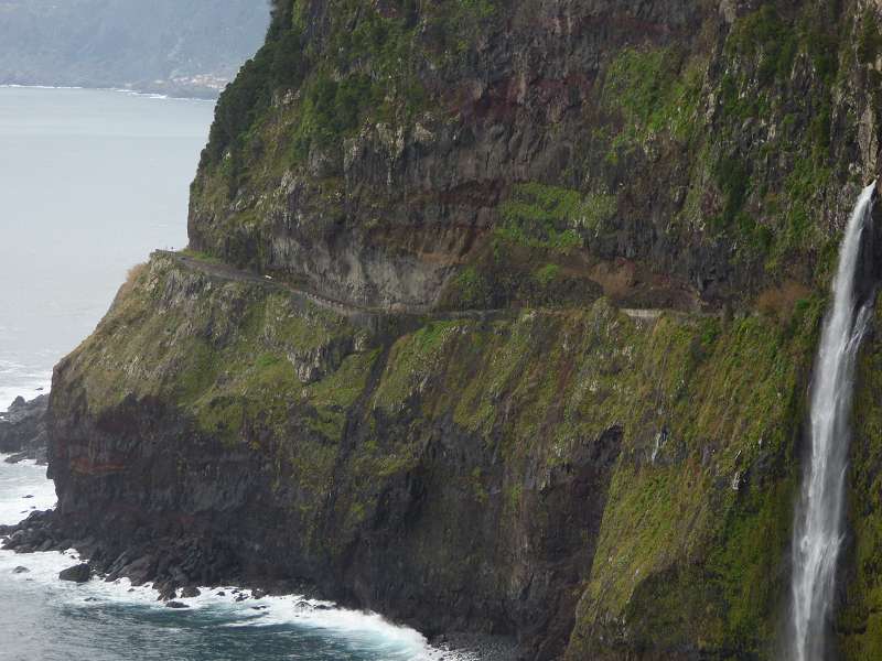Madeira   Porto Moniz natürliche Schwimmbäder in den Felsen Felsenbäder