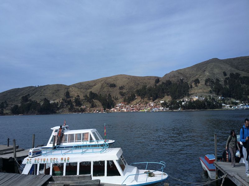 Fähre über den Titicacasee in Ecofuturo gegenüber Estrecho de Tiquina 