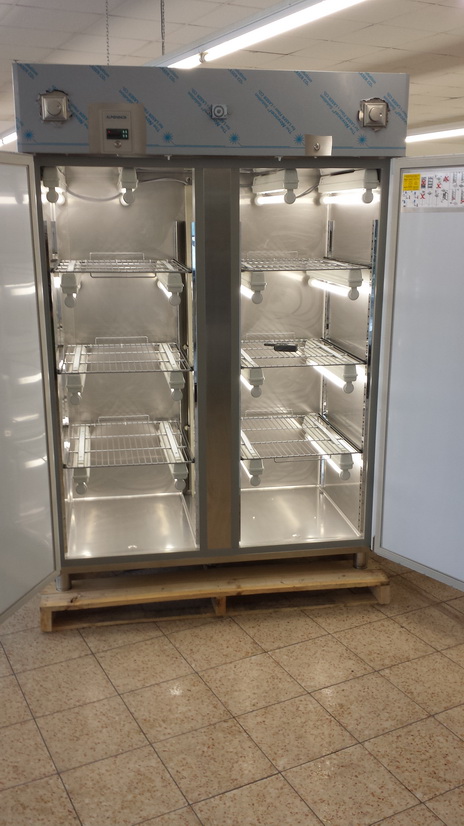 Climatic Test Cabinet 1400 ltr mit 16 Lampen