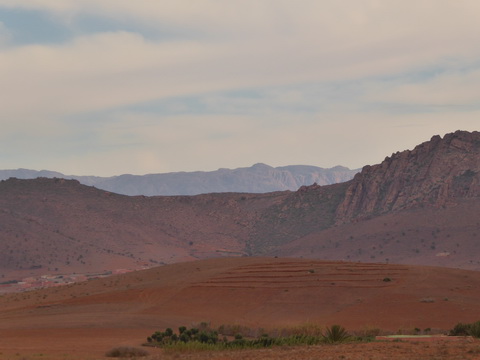  Marokko Agadir Rasbouka Duenen Atlasgebirge (2531 m) im Südwesten Marokkos Antiatlas