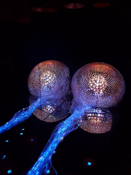  Swarowski Kristallwelten Wires and Ball illuminated Swarowski Kristallwelten Wires and Ball illuminated 