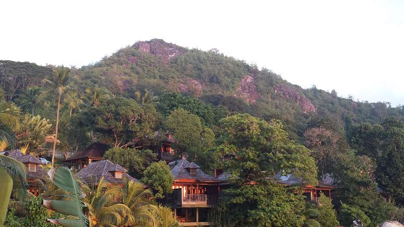 Hilton Northolme Seychelles  Sundowner vom Balkon