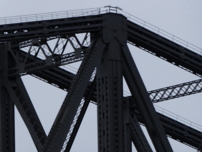   Quebec Bridge Eisenbahn- und Straßenbrücke über den Sankt-Lorenz-StromQuebec  City Quebec Bridge  987 m lang 