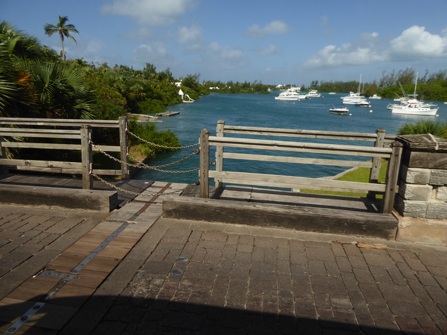 Hamilton bermuda smallest working drawbridge in the world