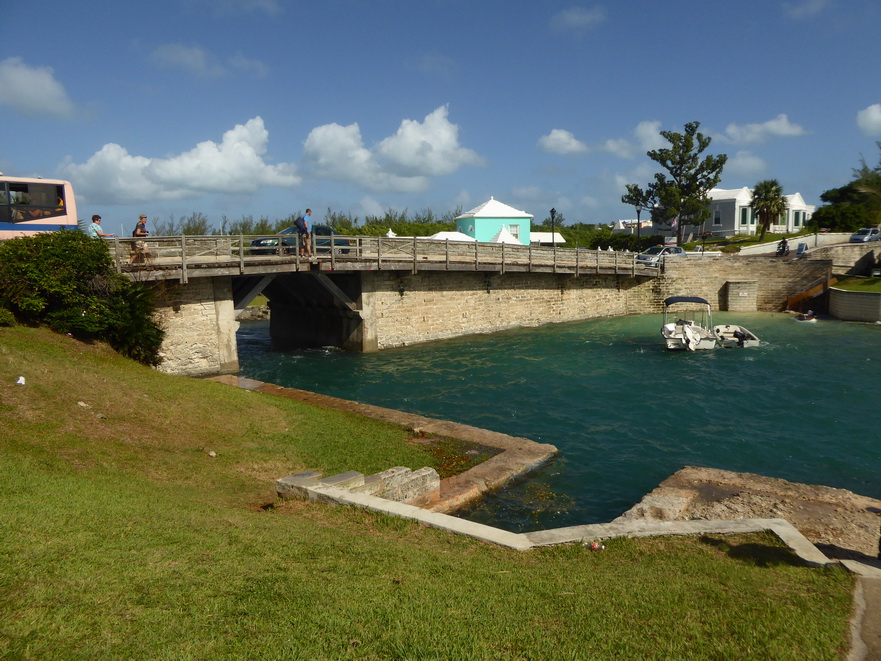 Hamilton Bermuda Bermudas Bridge  bermuda smallest bridge Schnalste Hängebrücke der Welt