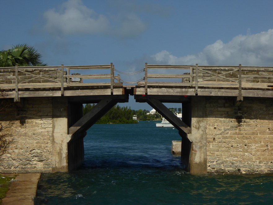 Hamilton Bermuda Bermudas Bridge  bermuda smallest bridge Schnalste Hängebrücke der Welt