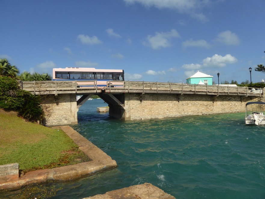 Hamilton Bermuda Bermudas Bridge  bermuda smallest bridge Schnalste Hängebrücke der Welt