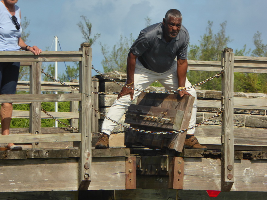 Hamilton Bermuda Bermudas Bridge  bermuda smallest bridge Schnalste Hängebrücke der Welt