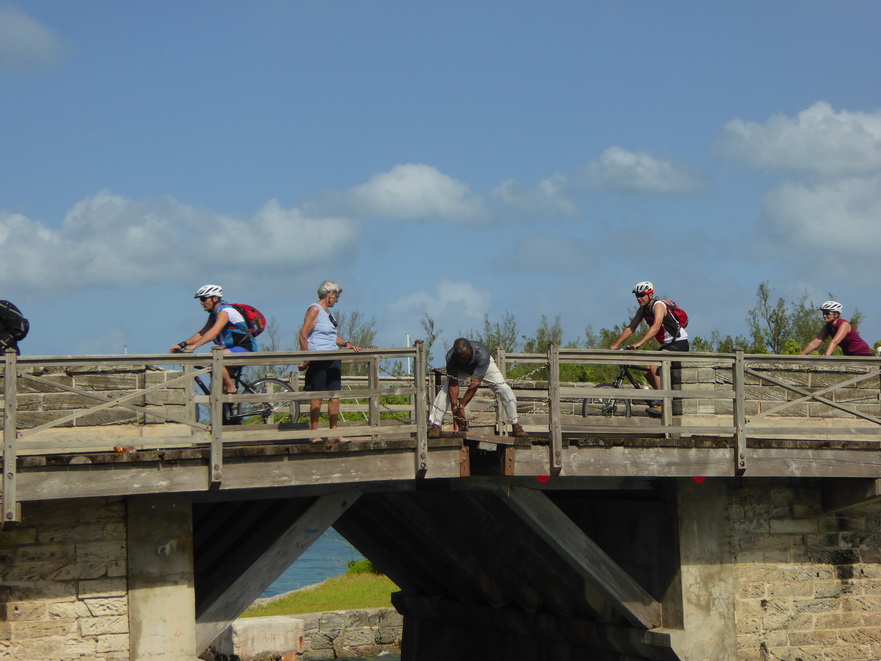 Hamilton Bermuda Bermudas Bridge  bermuda smallest bridge Schnalste Hängebrücke der Welt