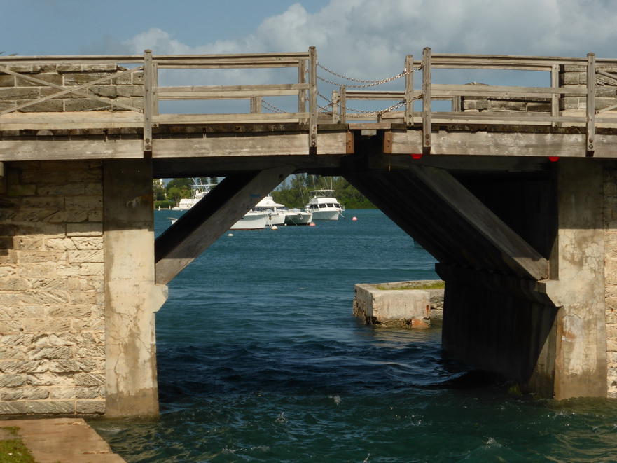 Hamilton bermuda smallest working drawbridge in the world