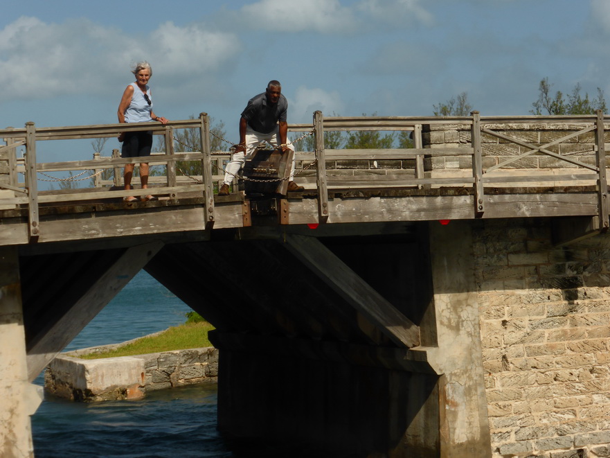 Hamilton bermuda smallest working drawbridge in the world