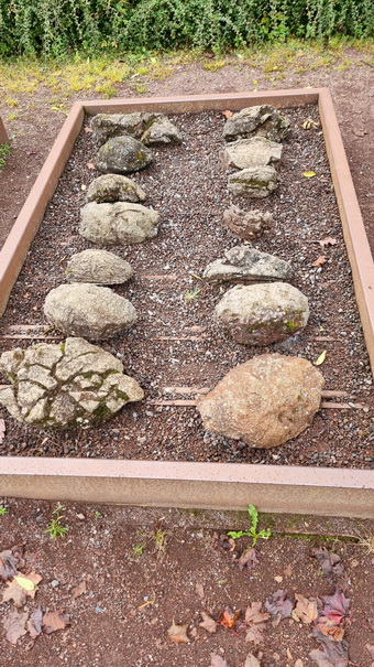   Daun Strohn  Vulkanbombe Strohner SchweizDaun Strohn  Vulkanbombe Strohner Schweiz