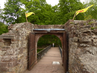 Pfalz Neustadt an der Weinstrasse   Burg Landeck landeck-burg.dePfalz Neustadt an der Weinstrasse  Burg Landeck landeck-burg.de  