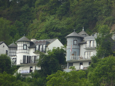 Mit dem Schiff Stolzenfels von Braubach nach  Rüdesheim   