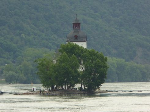 Mit dem Schiff Stolzenfels von Braubach nach  Rüdesheim   