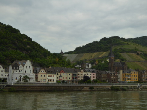 Mit dem Schiff Stolzenfels von Braubach nach  Rüdesheim   