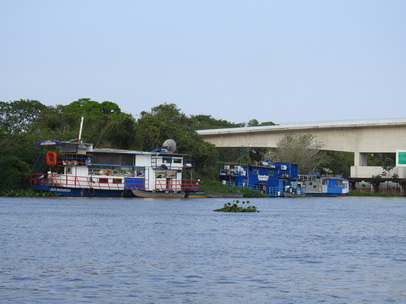   Rio Miranda  Bridge Fishermens HouseboatsRio Miranda  Bridge Fishermens Houseboats