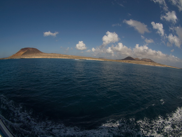 Lanzarote La Graciosa Böötchenfahrt Westküste La Graciosa Lanzarote La Graciosa Bootsfahrt La Graciosa