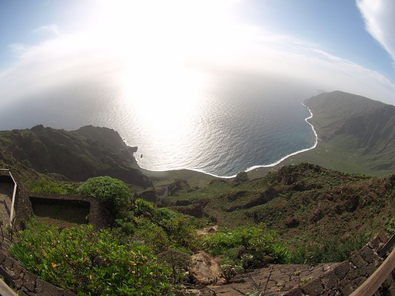 Mirador de Isora Mirador de Isora der zweitschönste Aussichtspunkt auf El Hierro Ostküste El Hierro bis runter zum Hotel Parador