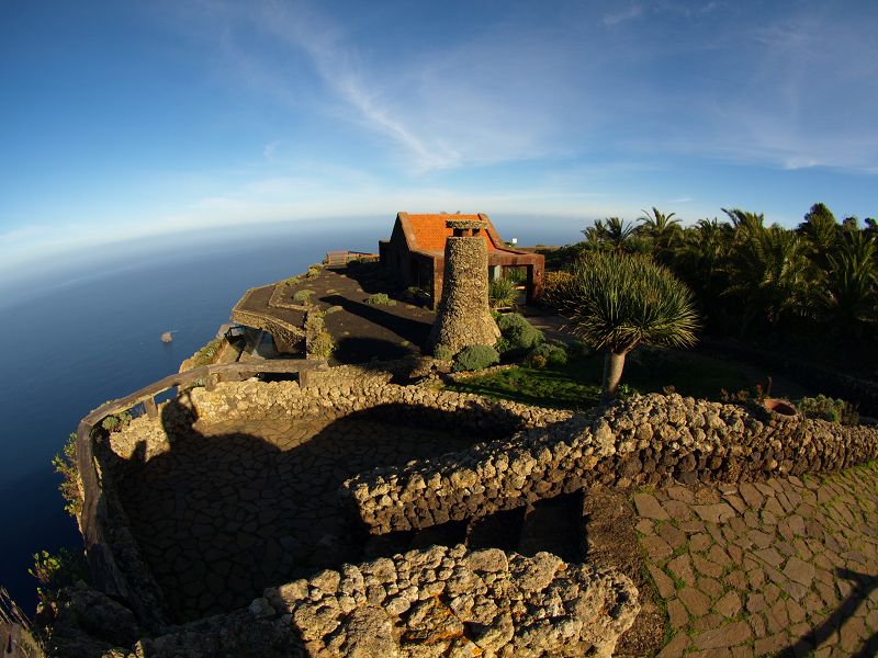 Mirador de la Pena + Pena Restaurant wurde 1989 vom Künstler César Manrique entwickelt Lavaarchitektur