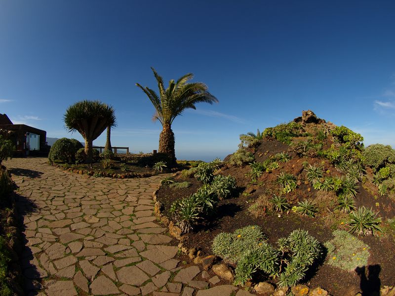 Mirador de la Pena + Pena Restaurant wurde 1989 vom Künstler César Manrique entwickelt Lavaarchitektur