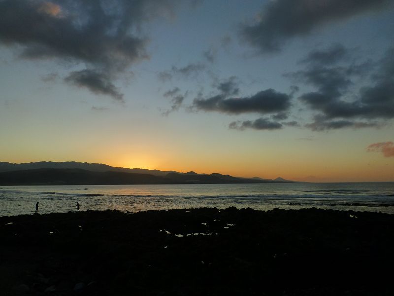 Las Palmas Gran Canaria Sundowner mit Teide im Hintergrund 