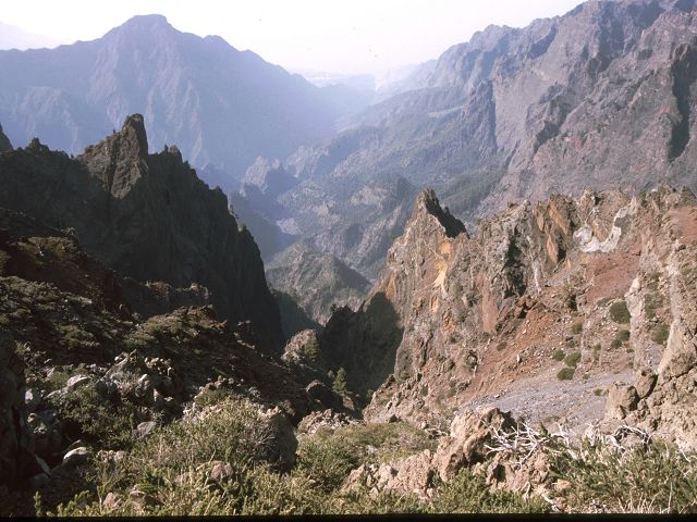 La Palma   La Palma   Vulkanwandern  Caldera de Taburiente Parc National La Palma  La Palma   La Palma  Vulkanwandern  Caldera de TaburienteLa Palma bizarre Vulkanlandschaften  Vulkanwandern  Caldera de Taburiente