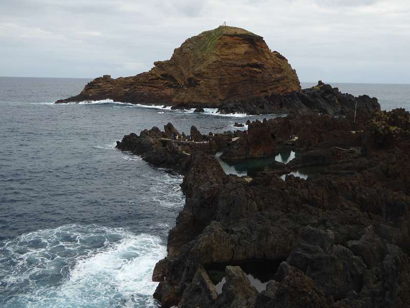  Madeira   Porto Moniz natürliche Schwimmbäder in den Felsen Felsenbäder