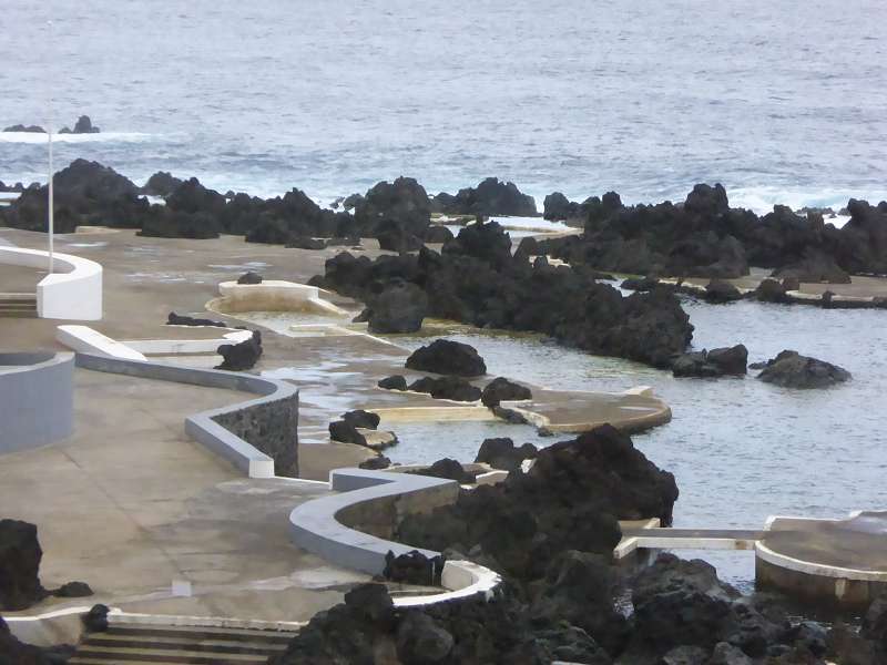  Madeira   Porto Moniz natürliche Schwimmbäder in den Felsen Felsenbäder