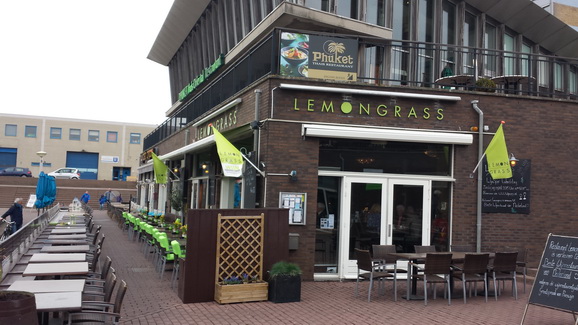 gegenüber ist Lemongrass Nach dem Umbau De Hofnar   Bitterballenmenü dehofnar.nl/  + Le Chouffe 8,5 %