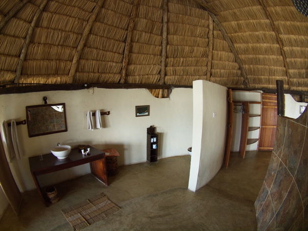  Kenia  Lake Baringo Island Camp 2 Fisheye Banda