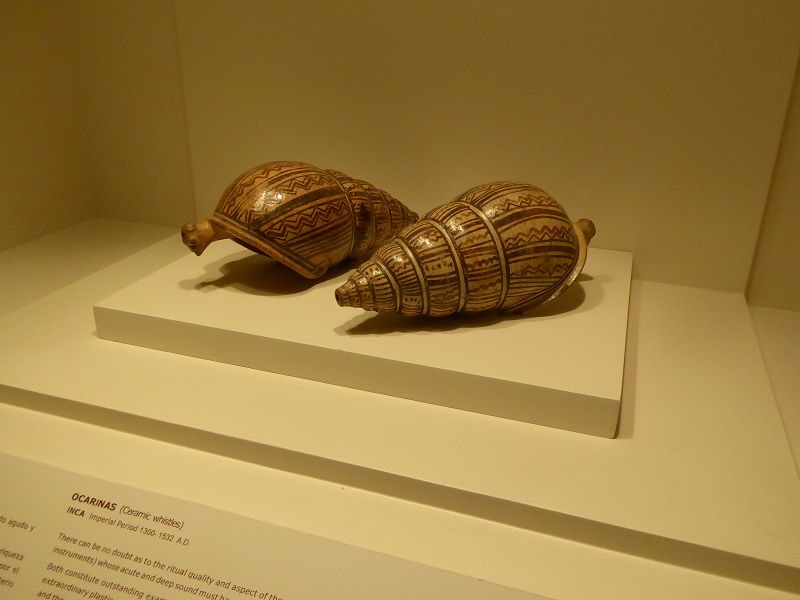 Cusco   Museum Larco  CABRERA Ocarinas Flöten aus Muscheln