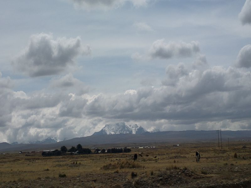 Nevado Illimani 6462m  Condoriri Gruppe Mirador und der Pyramide Blanca