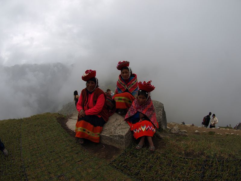 Machu Picchu Inca in Tracht 