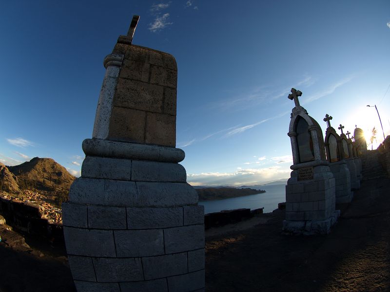 Bolivien  Copacabana  Lago Titicaca Titicacasee Aufstieg zum Kalvarienberg Inka als Heiliger Berg