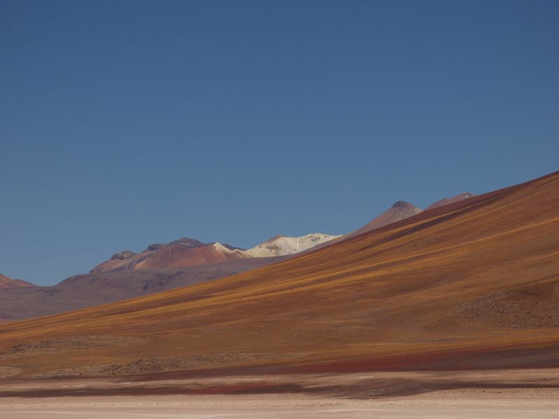 Laguna  Verde Vulcano Licancabur  5920 m und Salzsee Laguna Verde 4300 m