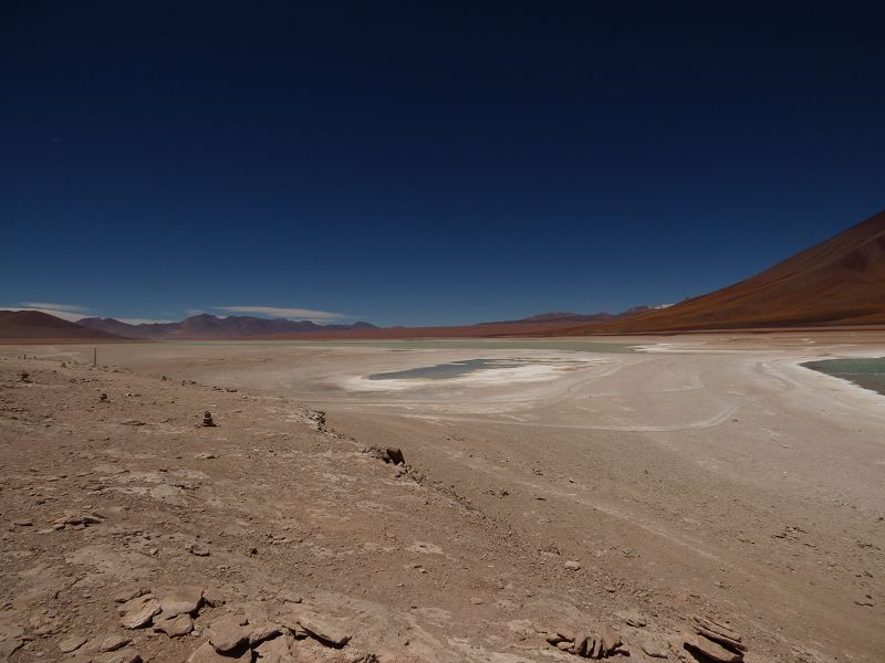 Laguna  Verde Vulcano Licancabur  5920 m und Salzsee Laguna Verde 4300 m