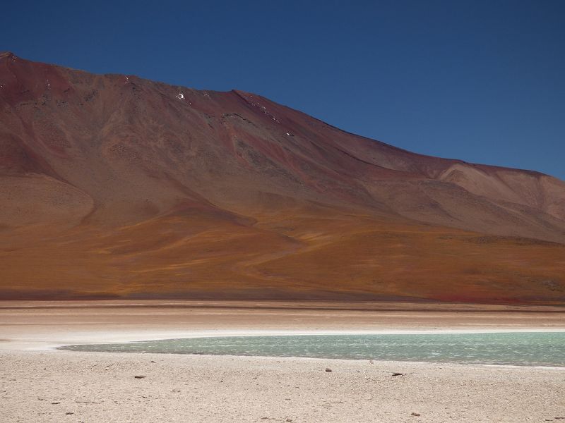 Laguna  Verde Vulcano Licancabur  5920 m und Salzsee Laguna Verde 4300 m