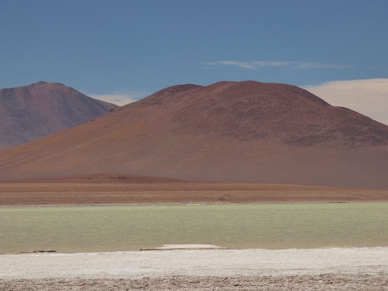 Laguna  Verde Vulcano Licancabur  5920 m und Salzsee Laguna Verde 4300 m