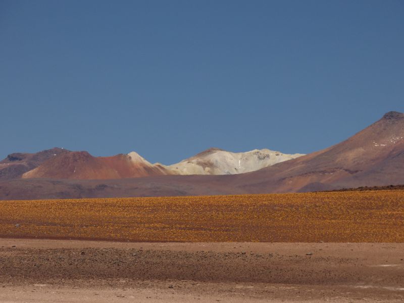   Laguna  Verde Vulcano Licancabur  5920 m und Salzsee Laguna Verde 4300 m  Laguna  Verde Vulcano Licancabur  5920 m und Salzsee Laguna Verde 4300 m