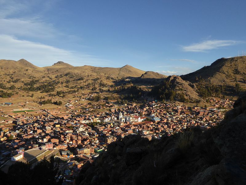 Bolivien  Copacabana  Lago Titicaca Titicacasee Aufstieg zum Kalvarienberg Cerro Calvario Wallfahrtsziel. 3.966 m hoher Hügel