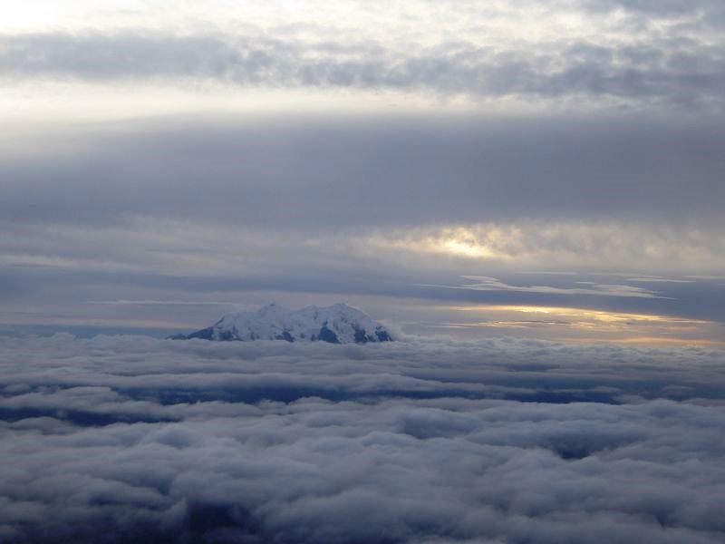 EL Alto La PaZ   Aeropuerto Internacional El Alto höchster Flughafen Flug Uyuni  Inti Illimani