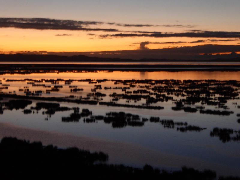 Lago Titicaca Titicacasee Schilfinsel Uros Sonnenaufgang 