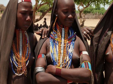 Frauen hübsch äthiopische Äthiopische Frisuren: