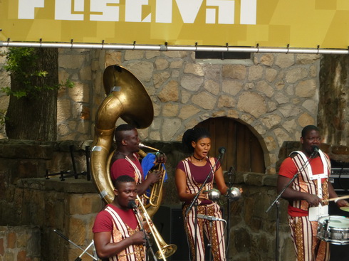 La fanfare Eyo'nlé   Eyo'nlé Brass Band  BeninLa fanfare Eyo'nlé   Eyo'nlé Brass Band  Benin