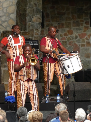 La fanfare Eyo'nlé   Eyo'nlé Brass Band  BeninLa fanfare Eyo'nlé   Eyo'nlé Brass Band  Benin