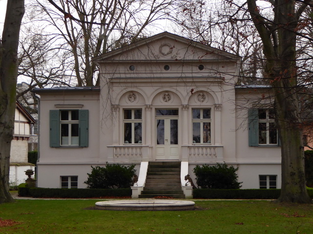 Potsdam  schicke Häuser am Jungfernsee  