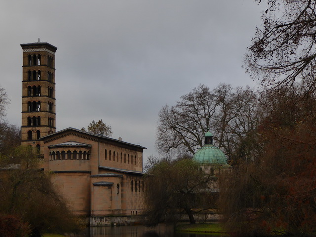 Hauptallee Friedenkirche