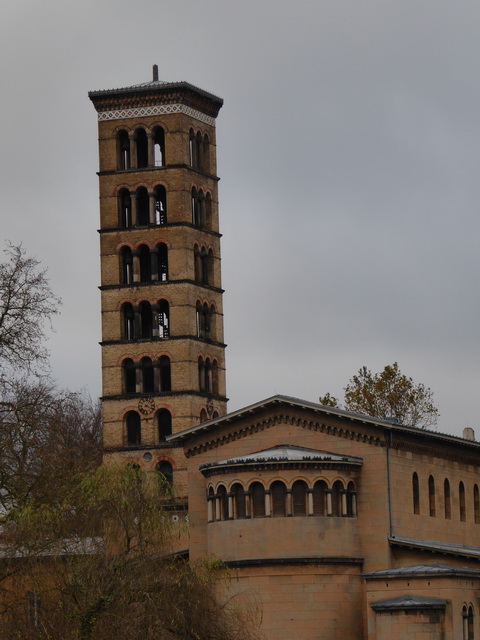 Hauptallee Friedenkirche 