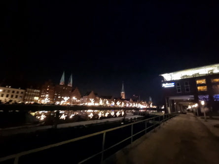 Lübeck bei Nacht Obertravebrücke Speicherhäuser